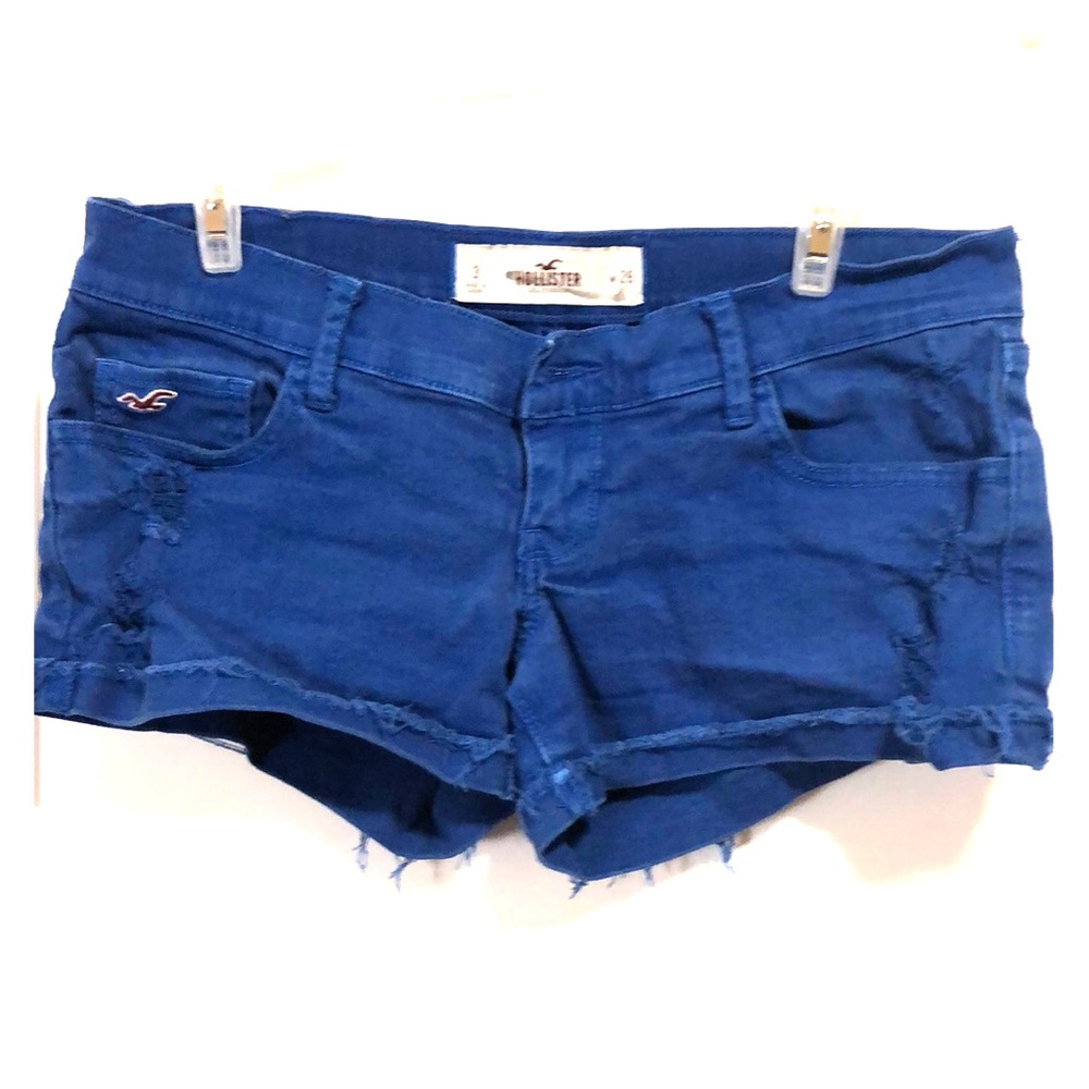 Hollister Distressed Shorts- MAKE OFR on My CLOSET